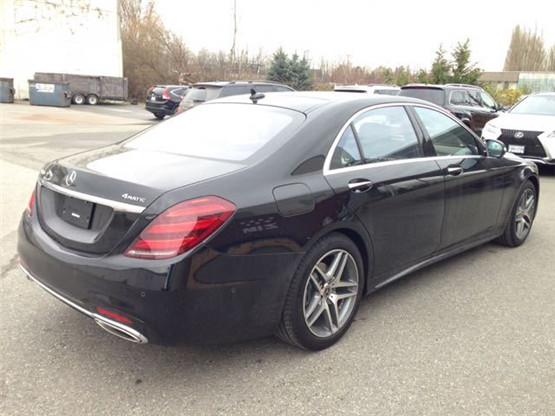 18款迈巴赫S560报价 天津港现车无消费税报价