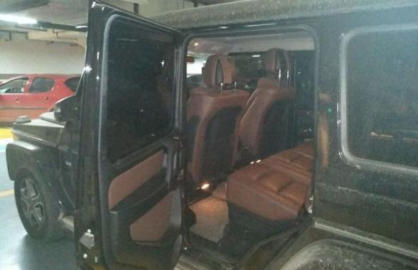 200万的奔驰G500放车库半年不开