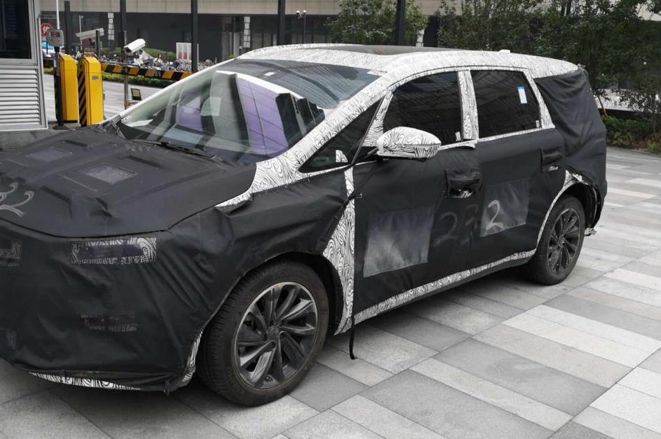 6座布局、豪华感比肩奥德赛,吉利首款MPV实车