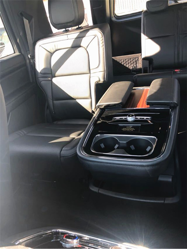 18款林肯领航员全尺寸豪华SUV平行进口车价格最低