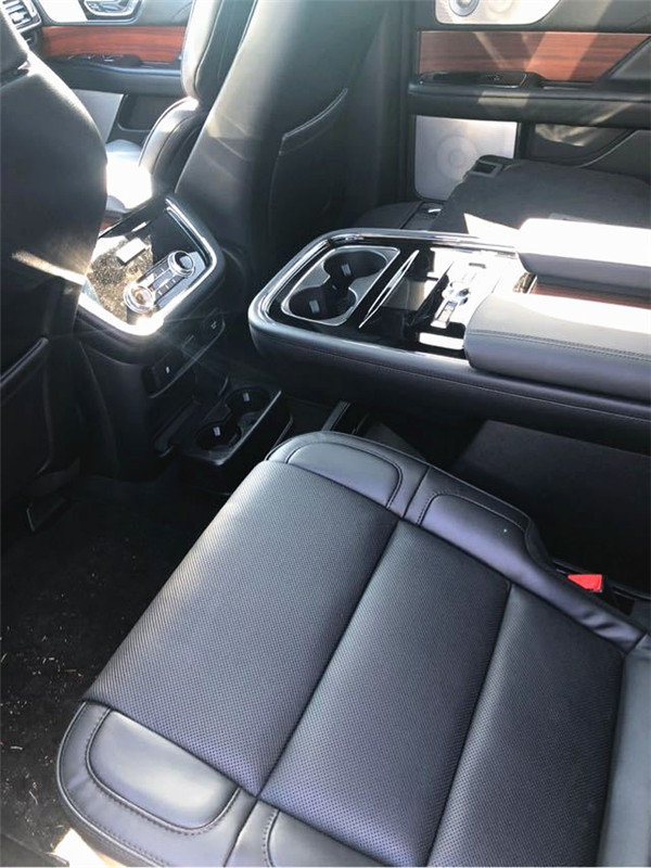 18款林肯领航员全尺寸豪华SUV平行进口车价格最低