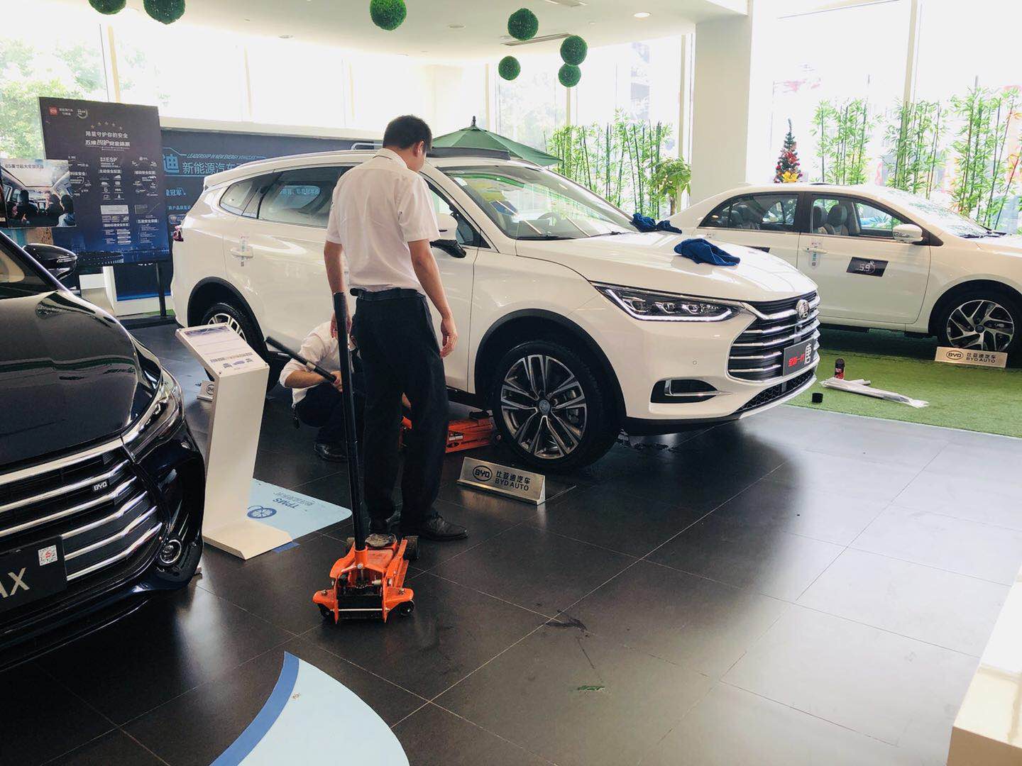 偶遇比亚迪全新一代唐,一眼定情