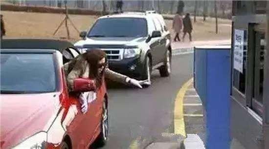 科目二新增停车取卡项目 难度再升级 2018驾考