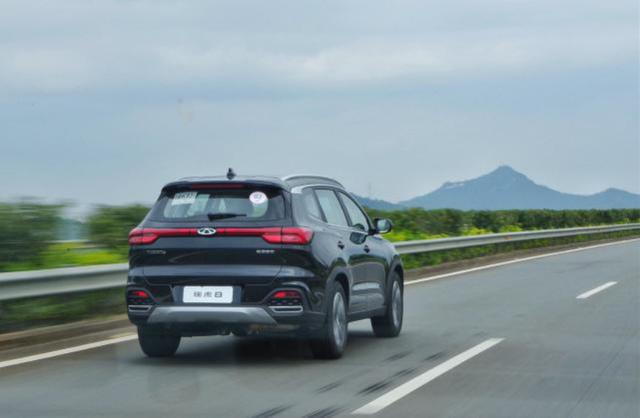 大而精致,看上市1个月销量破万的瑞虎8