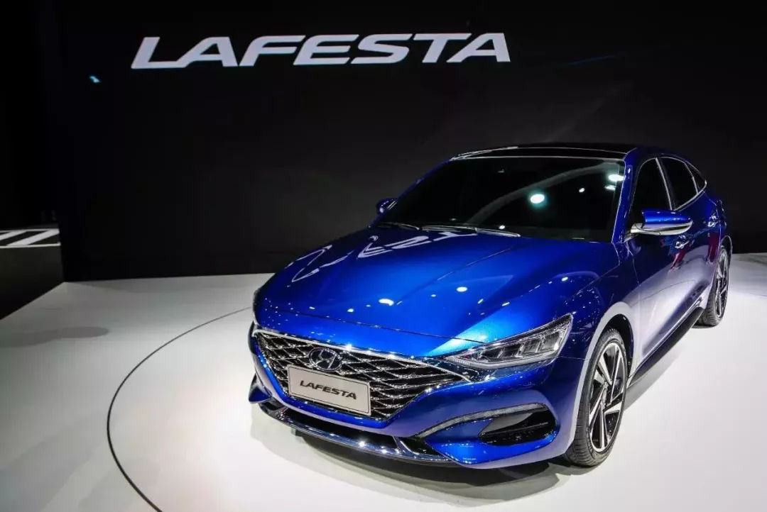 现代轿跑LAFESTA想在神车大众碗里抢饭吃 ?