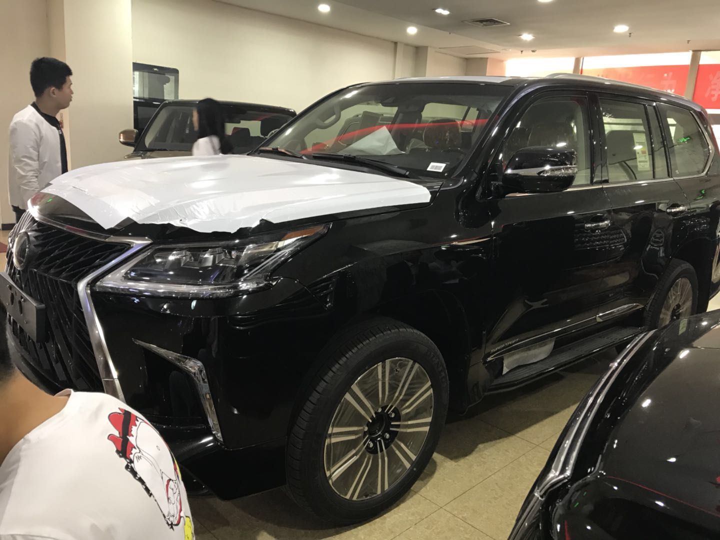 2018款雷克萨斯LX570限量版保税区现车行情