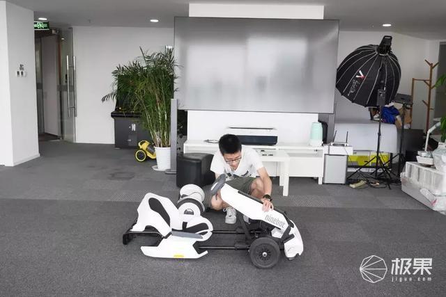 ninebot卡丁车首发炸街!回头率100000附漂移视频