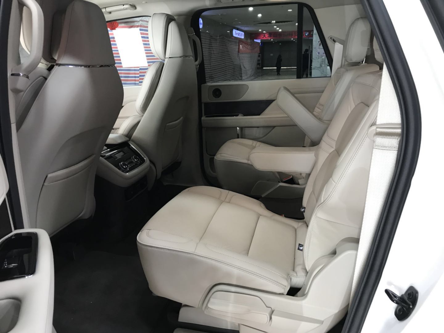 18款林肯领航员加长版超大空间舒适奢华