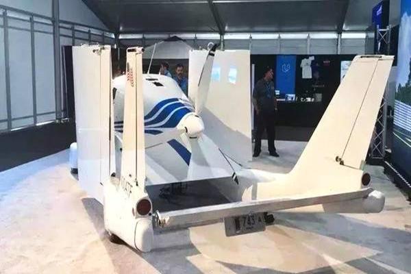 最能飞的新能源汽车,19年上市,售300万,吉利真的上天了!降职