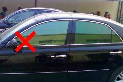 如何快速撕掉车窗膜 w500_h333_b4e4fde27a3844f39ea41f60d0227d30.jpeg