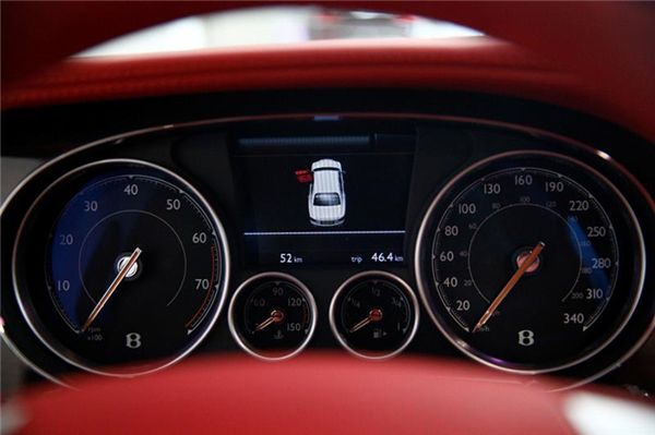 2018款宾利飞驰 V8S 天津港价格直降几十万