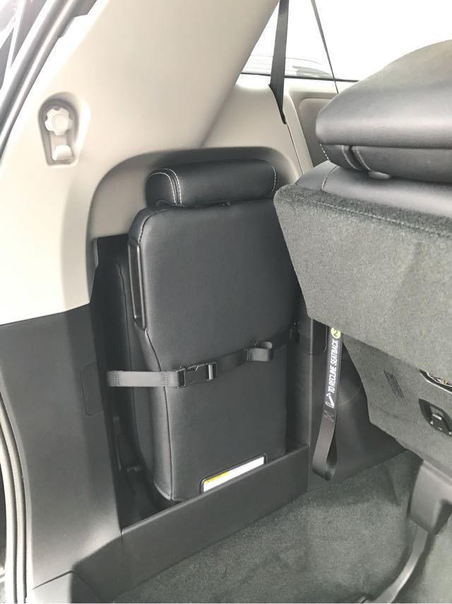 18款丰田塞纳外观简洁沉稳内饰舒适大气奢华