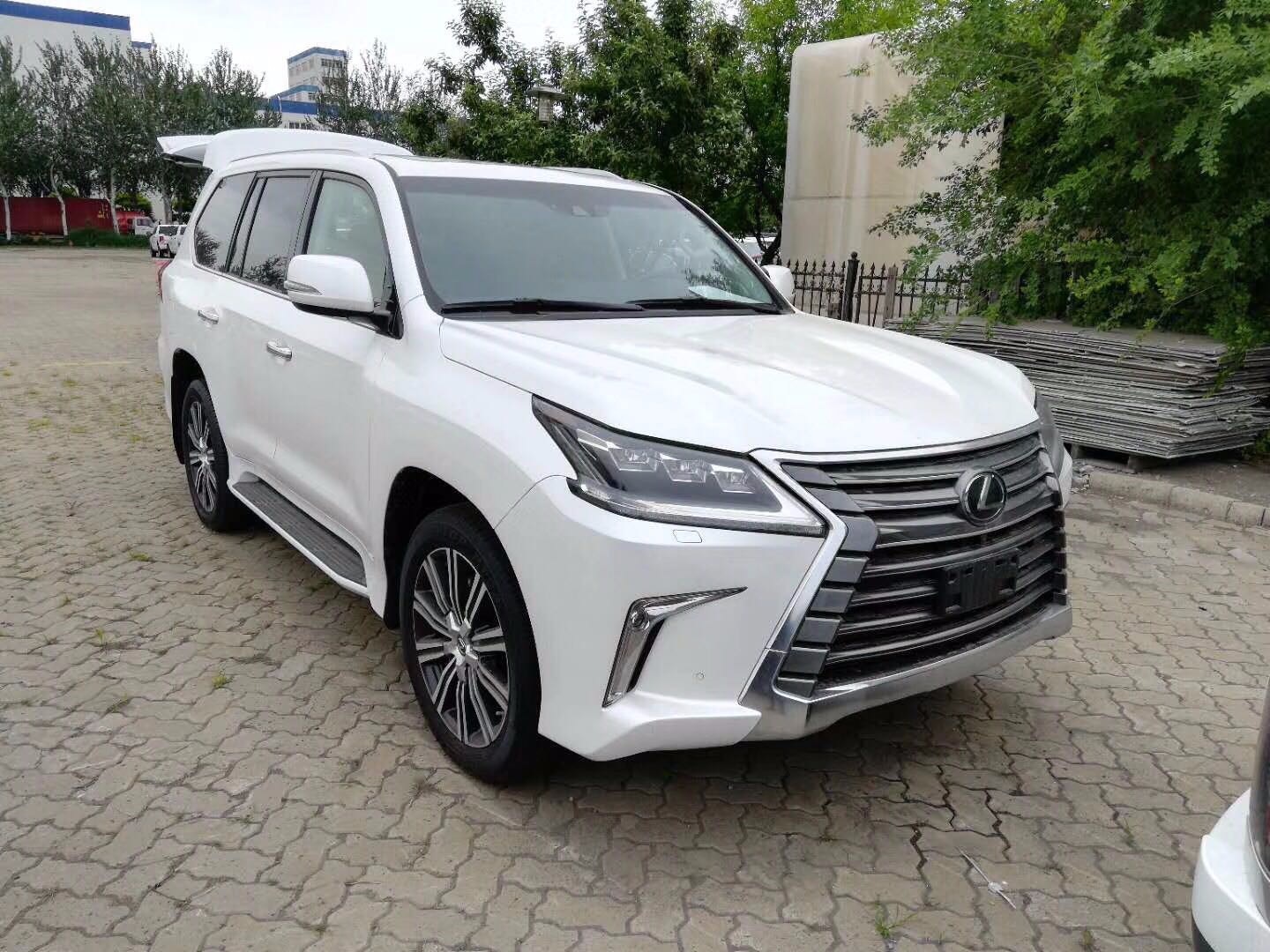 雷克萨斯LX 570，豪华SUV的报价与魅力