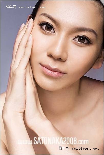 美丽温婉的本田展台模特图片