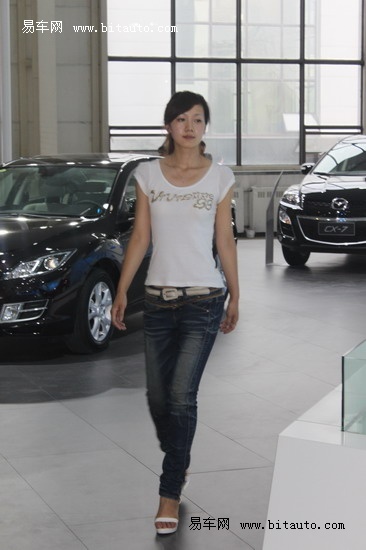 图文】2010长春车展美女之马自达便装美女_新闻