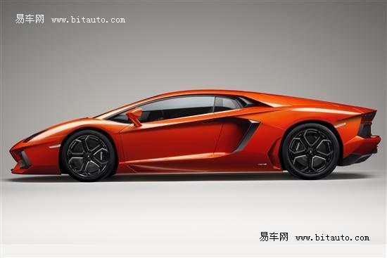 Aventador LP700-4ع(7) ҳ 