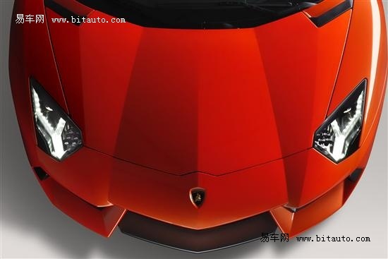 Aventador LP700-4ع(8) ҳ 