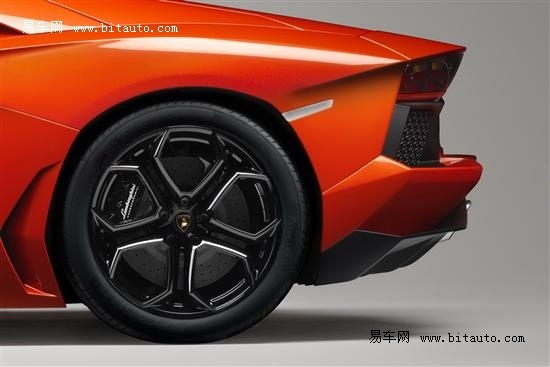 Aventador LP700-4ع(11) ҳ 