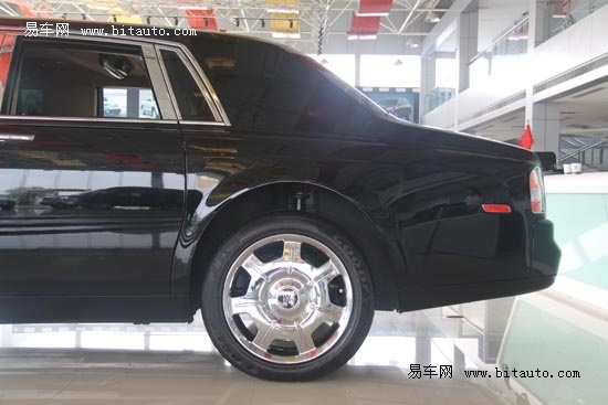 标识都是竖直的方向】-3000万劳斯莱斯抵达名车汇 将亮相车展高清图片