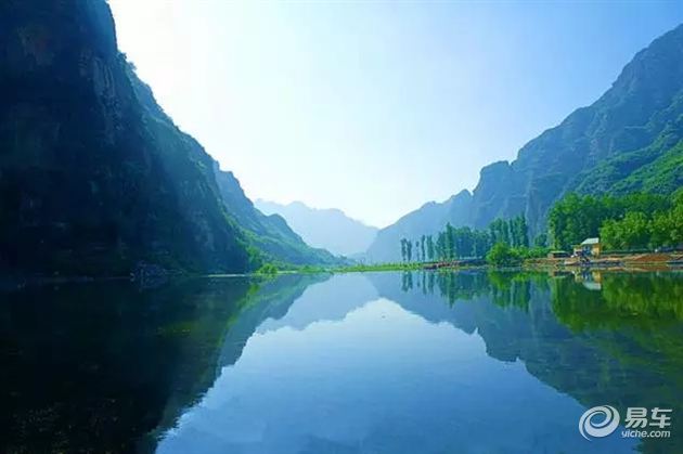东湖港风景区位于北京房山世界地质公园十渡园区十五渡.