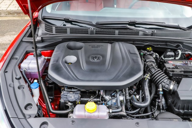 6l发动机也是台全新发动机,采用了缸内直喷技术(上一代逸动1.