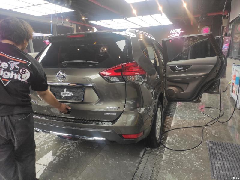 奇骏2020款 2.0l cvt 两驱 智联舒适版 5座