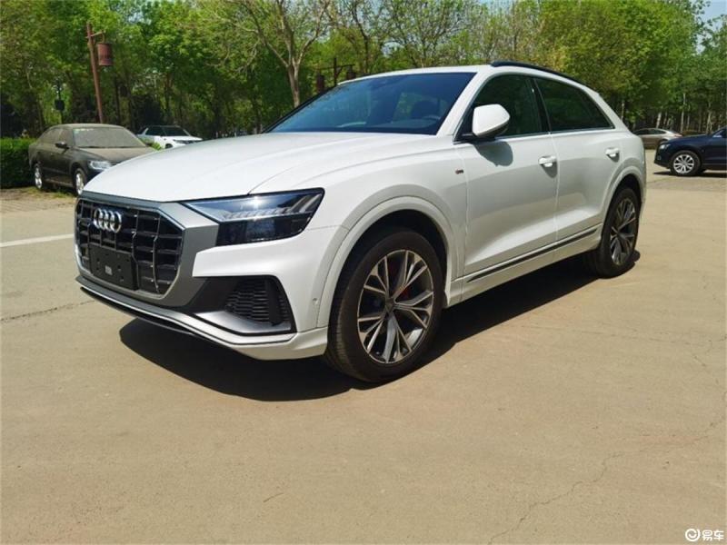 奥迪q8 2021款 55 tfsi quattro 臻选动感型