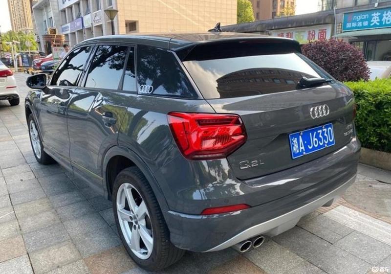 奥迪q2l 2021款 35 tfsi 时尚致雅型