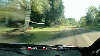 no!赛车手遇到事故是如何自救的!