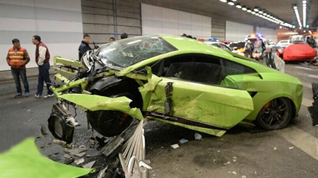 北京跑车撞车事发时还有多辆豪车受损