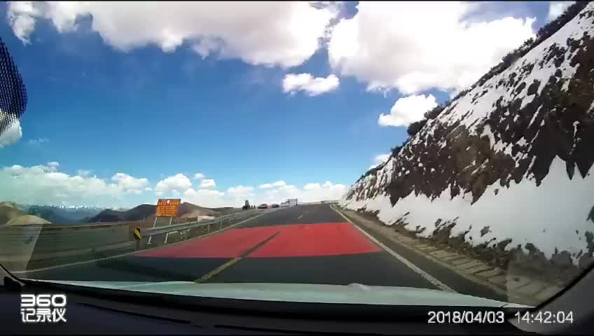 行车记录仪的安装视频_行车仪记录碰瓷男惨遭女司机径直碾压怎么判?_行车记录仪高清视频