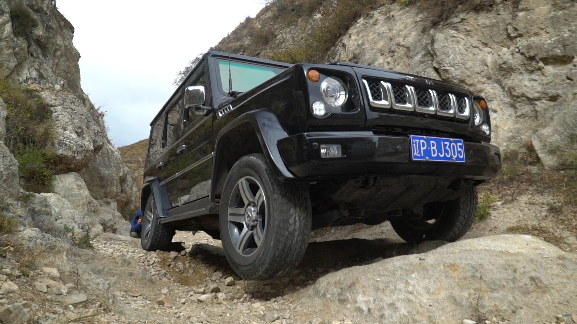 华为汽车最贵的越野车 7ca8551a-2ed2-4b5e-851d-84ffc16322c8_.jpg