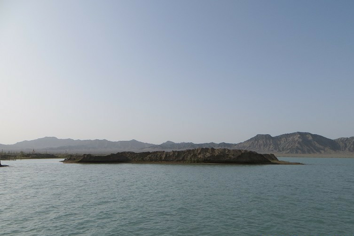 小海子水库距巴楚县城东南19公里,东依逶迤的马扎山,南邻叶尔羌河图片