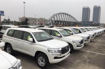 18款陆地巡洋舰4.0天窗外挂八气囊年后大幅降