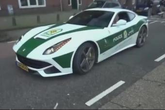 法拉利f12警车现身迪拜街头,警察侧颜比百万超跑还养眼?
