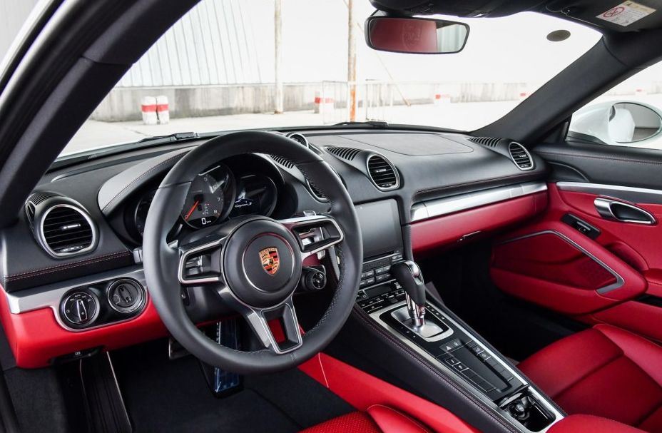 保时捷最便宜的超跑,百公里加速4.1S,却仅售5