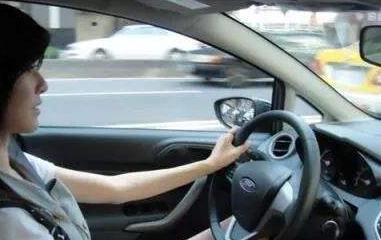 老司机开车技术娴熟 1566257949_15.png