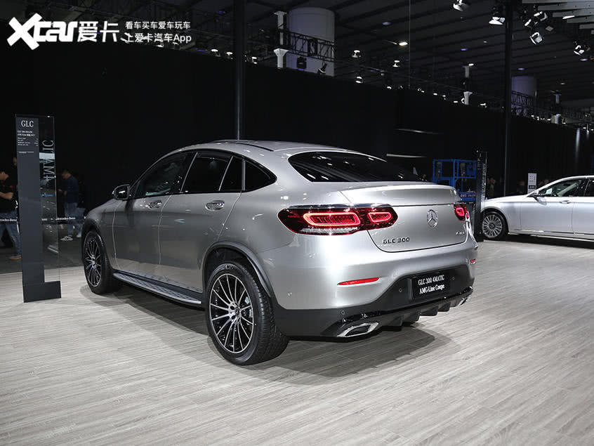 2019广州车展:新款奔驰glccoupe上市感受gle320驾驶奔驰图片