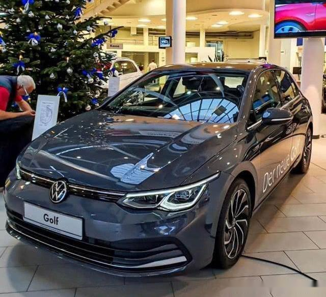 全新第八代高尔夫,采用保时捷911同款电子档