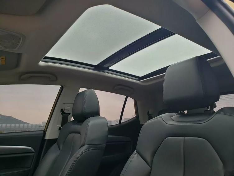 旅行车和suv哪个底盘高 15812968079898818.png