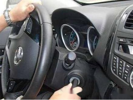 老司机开车怎么抓方向盘 1583950878800124.png