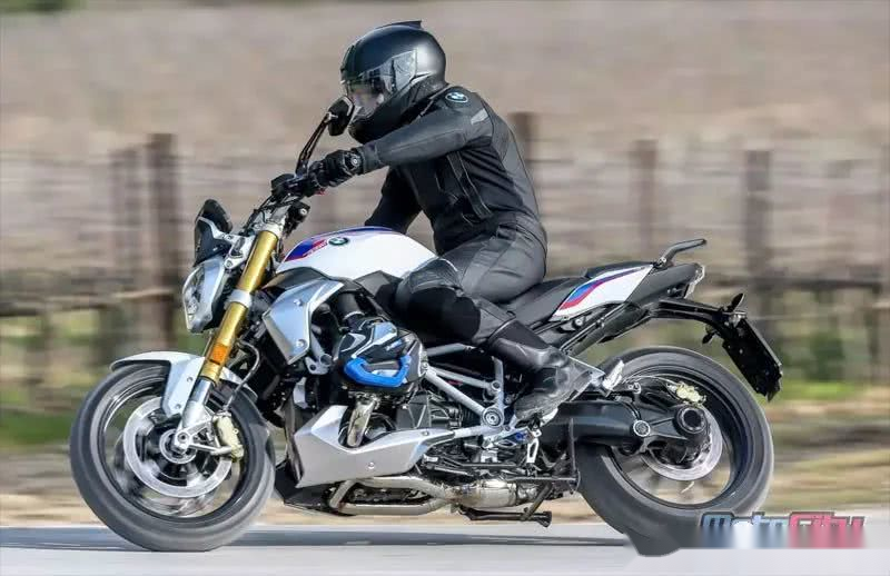 2020车型大全之 宝马r1200r