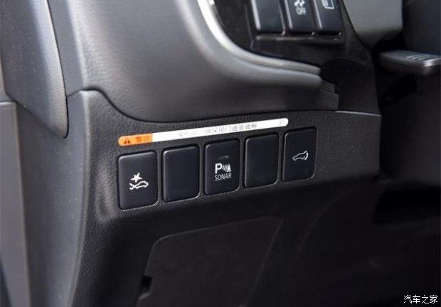 2020日系车安全系数_卡罗拉被自行车撞变形,日系车的安全系数再惹争议