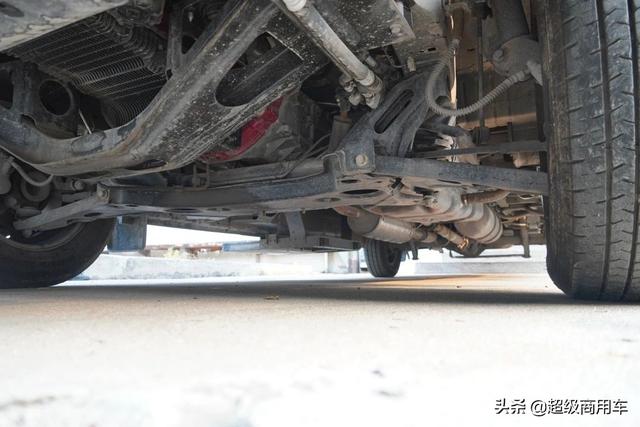 承载式焊接大梁 前麦弗逊悬架由于图雅诺s的车身和纵梁是一体焊接式的