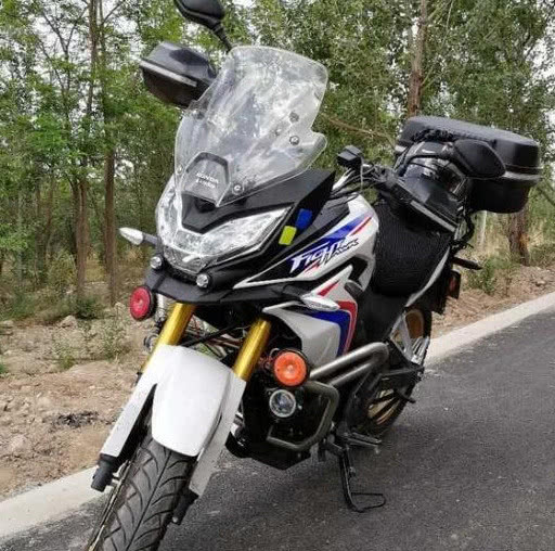 新大洲本田战鹰190x,纯新手两个月就进山压弯,真的好玩的