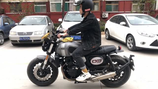 记我的理想型复古车赛科龙re3