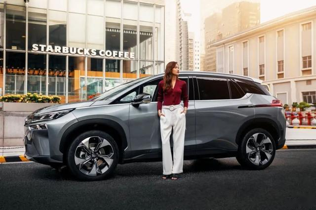 可以当床车的suv 燃油车 15913941005176668.png