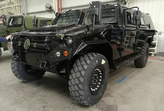 新疆老板花118万元买到东风猛士重装限量版宛如超级防弹车