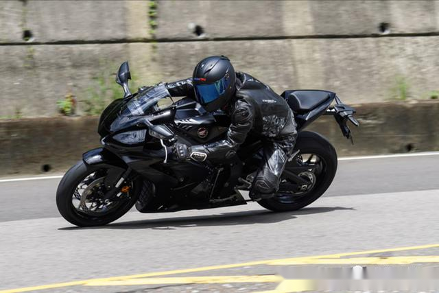 台媒试驾 - 2020本田honda cbr1000rr-r