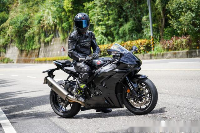 台媒试驾 - 2020本田honda cbr1000rr-r